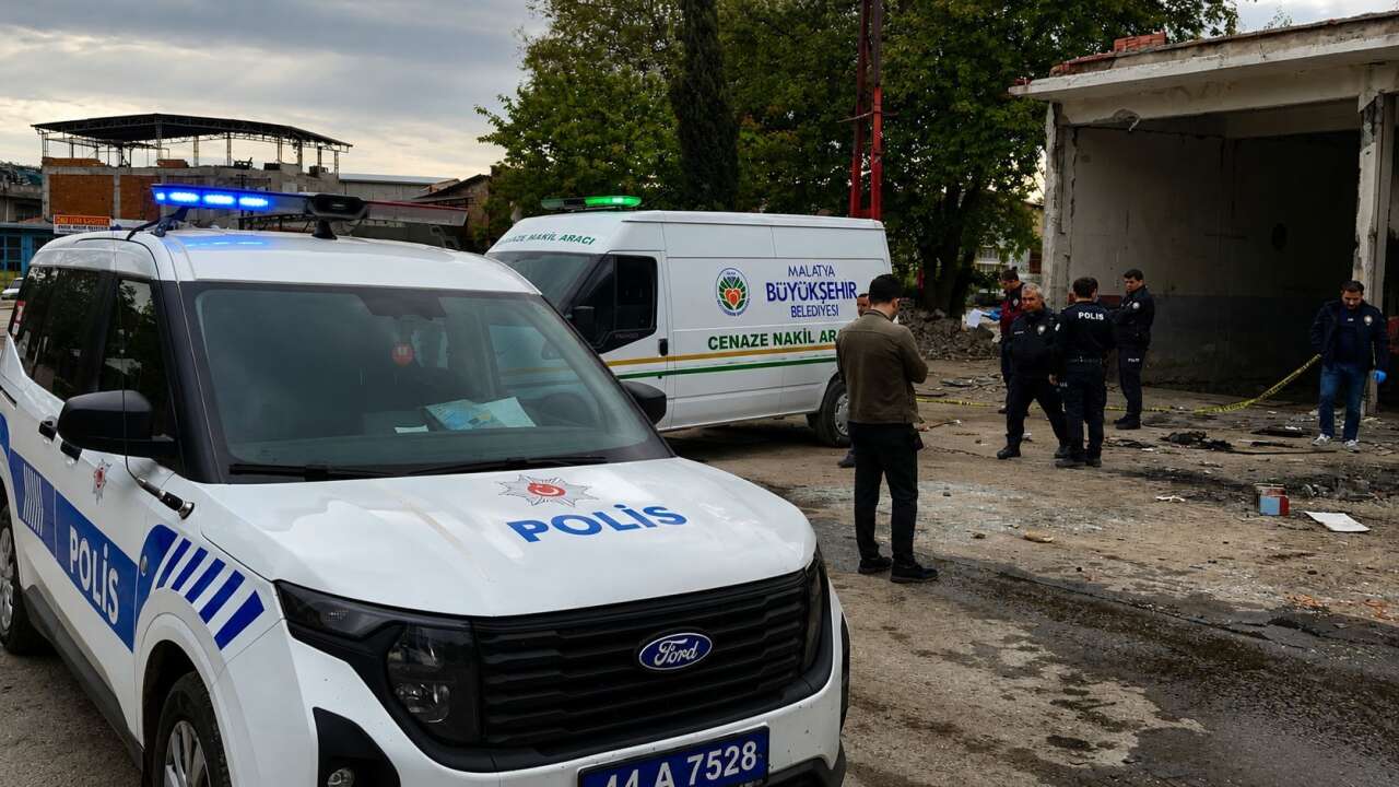 Elektrik kablolarını almak isteyen hurdacı, feci şekilde can verdi 2